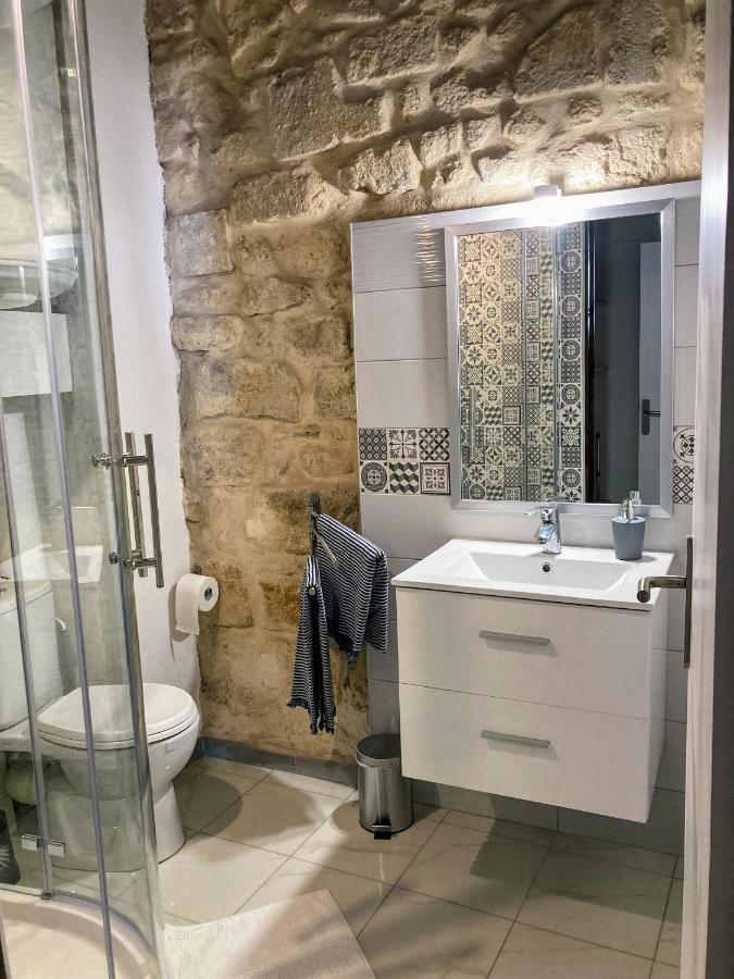 Immeuble 3 Apparts Centre Historique St Gilles Maisoncarreeconciergerie Сен-Жиль Экстерьер фото