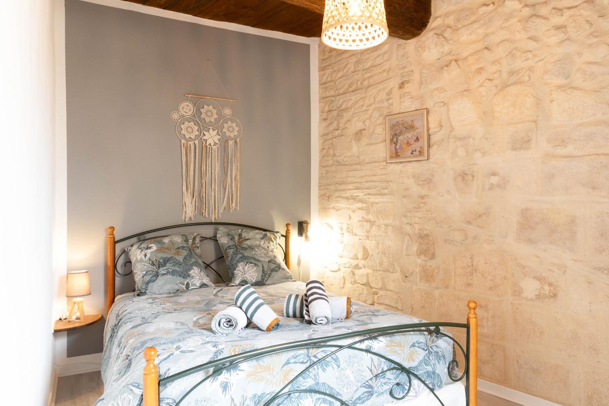 Immeuble 3 Apparts Centre Historique St Gilles Maisoncarreeconciergerie Сен-Жиль Экстерьер фото
